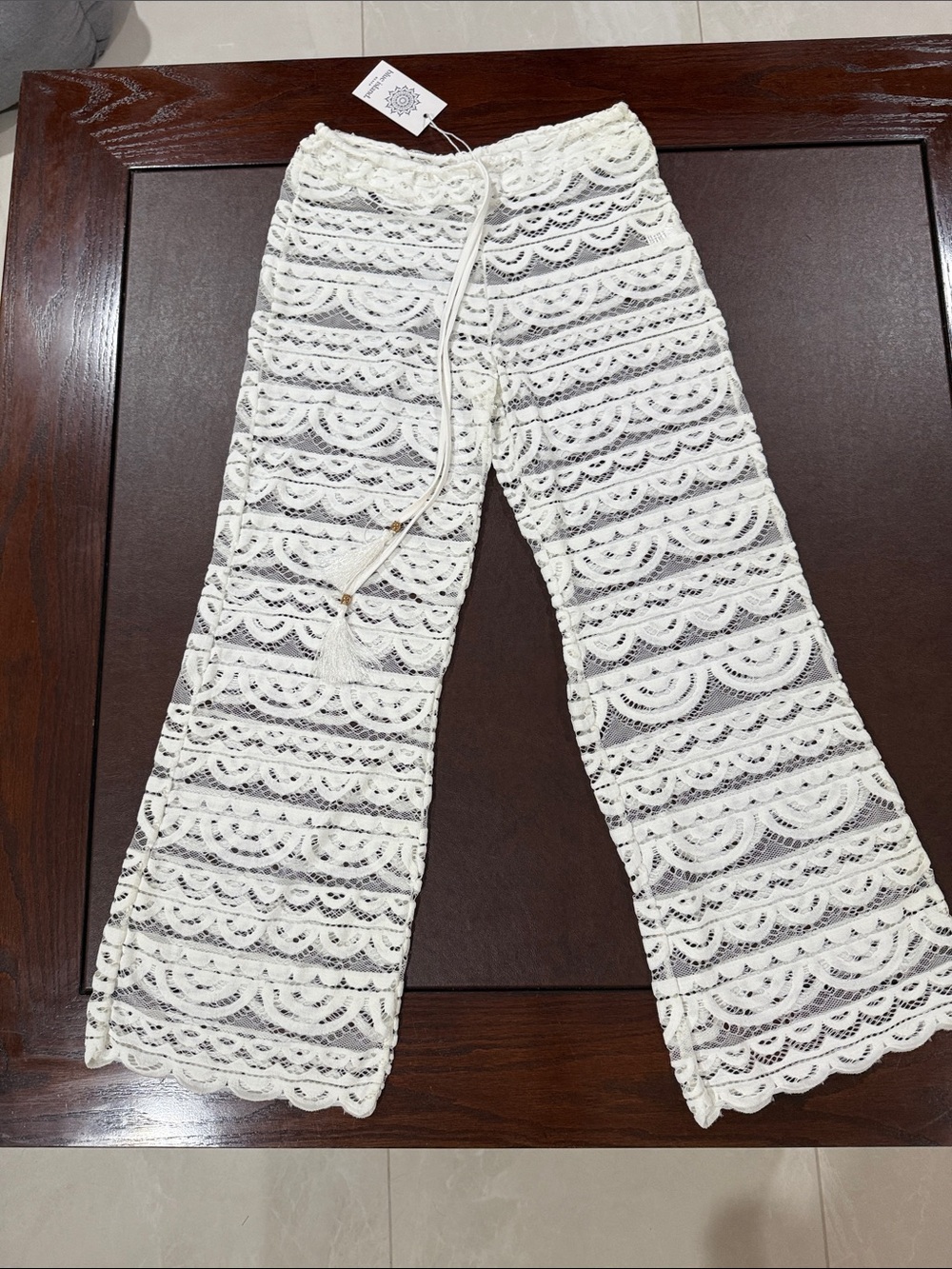 NWT blue island beach , elegant White Lace up Pants size small